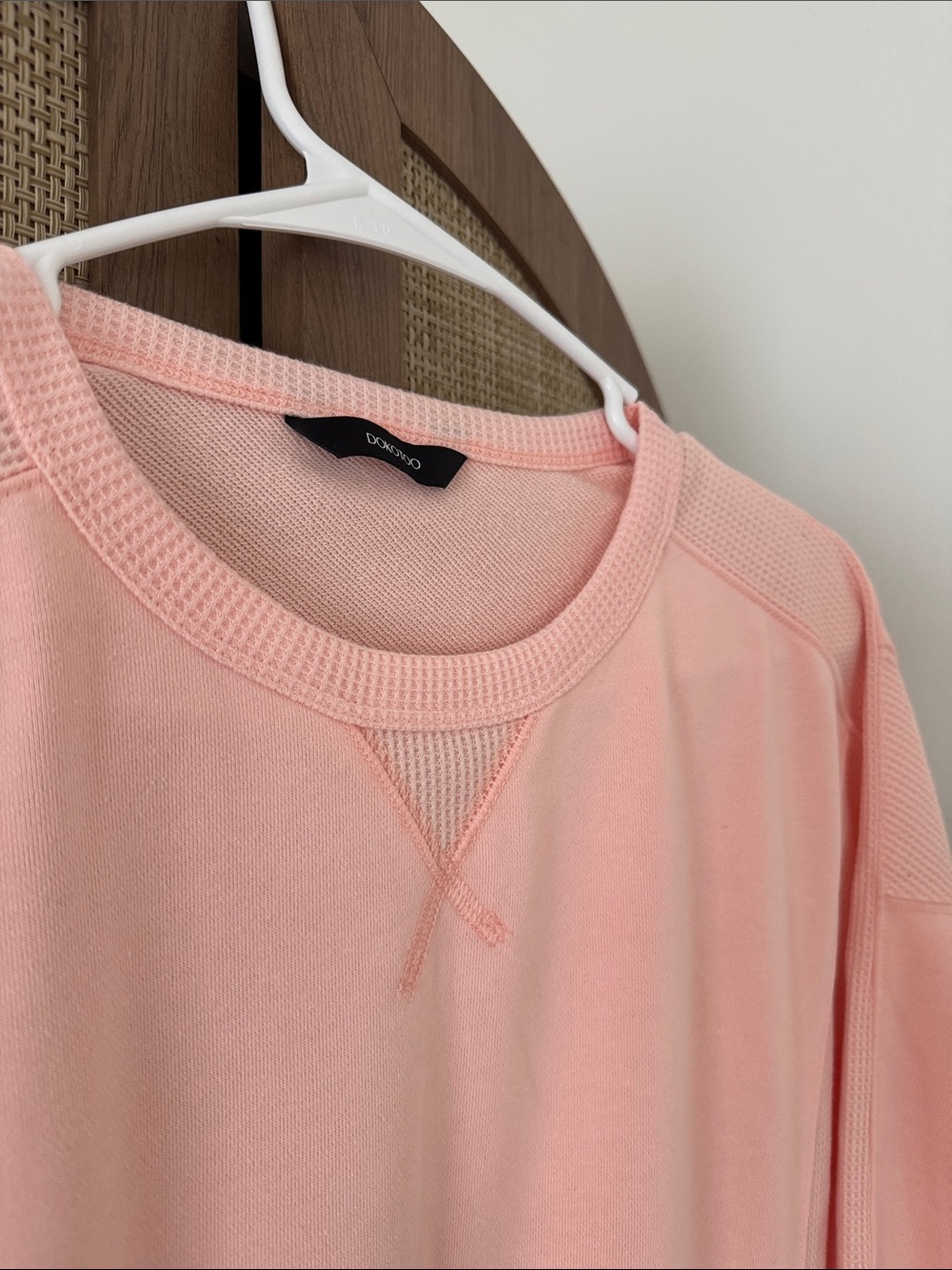 Dokotoo Pale Salmon Pink Waffle Knit Pocket Sweatshirt Pullover Size S - Picture 3 of 13